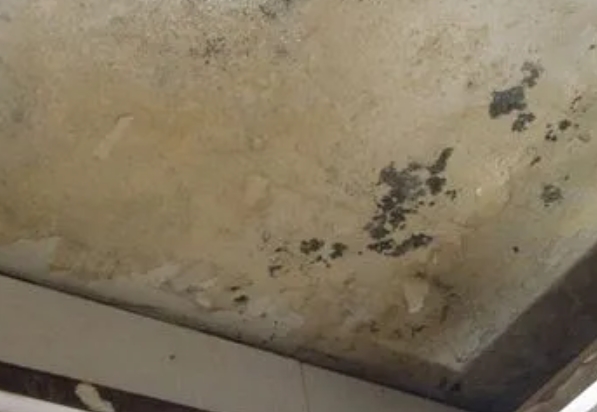 常德市阳台漏水维修公司分享下常德市卫生间渗水维修需要注意哪些问题。